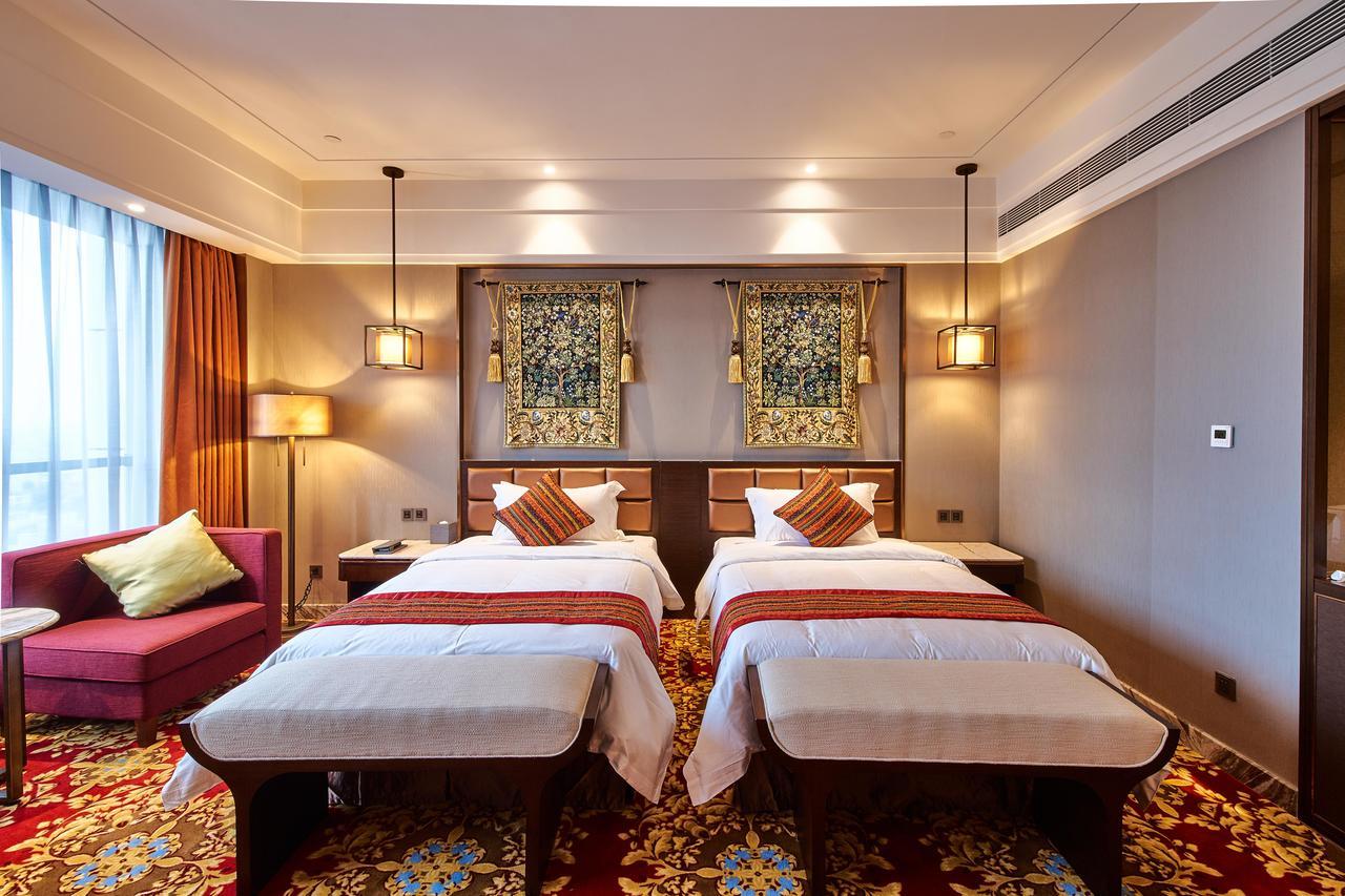 Zhongshan Guzhen Huayu Landmark Hotel Екстериор снимка
